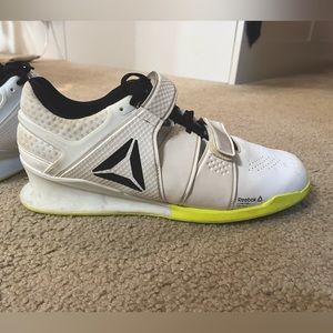 Reebok weightlifting shoes. Medium wear, good condition. US size 11.5. White.